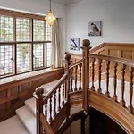 Richmond Place - In Private Mansion With Private - Ridgestone