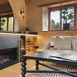 Richmond Place - In Private Mansion With Private - Ridgestone