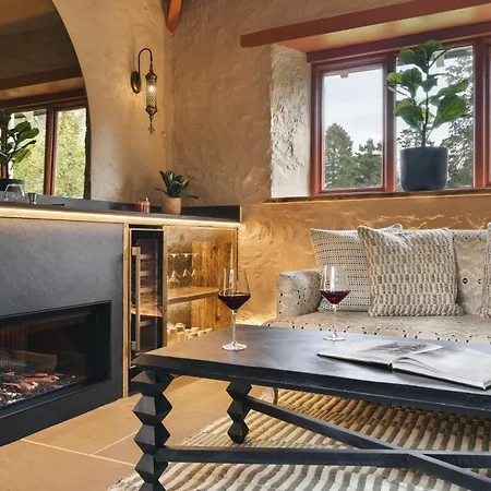 Richmond Place - In Private Mansion With Private - Ridgestone